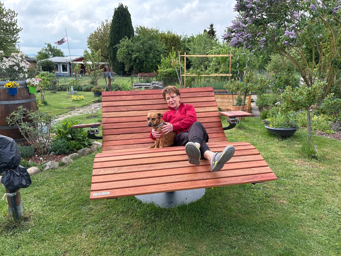 Customer photo review of MEBE Wave Lounge - drehbare Gartenliege für 2 Personen