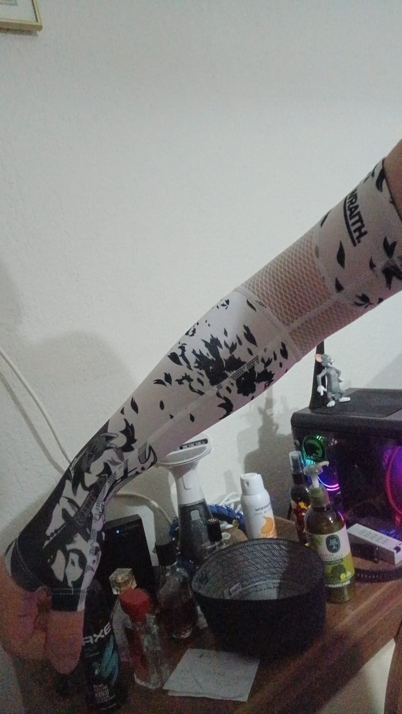Customer photo review of Wraith Esports Arm Sleeve