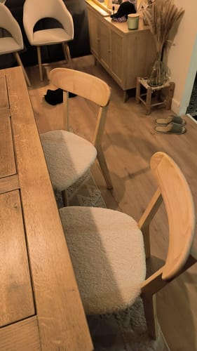 Customer photo review of VITORIA - Lot de 2 chaises en bois massif et bouclettes blanches