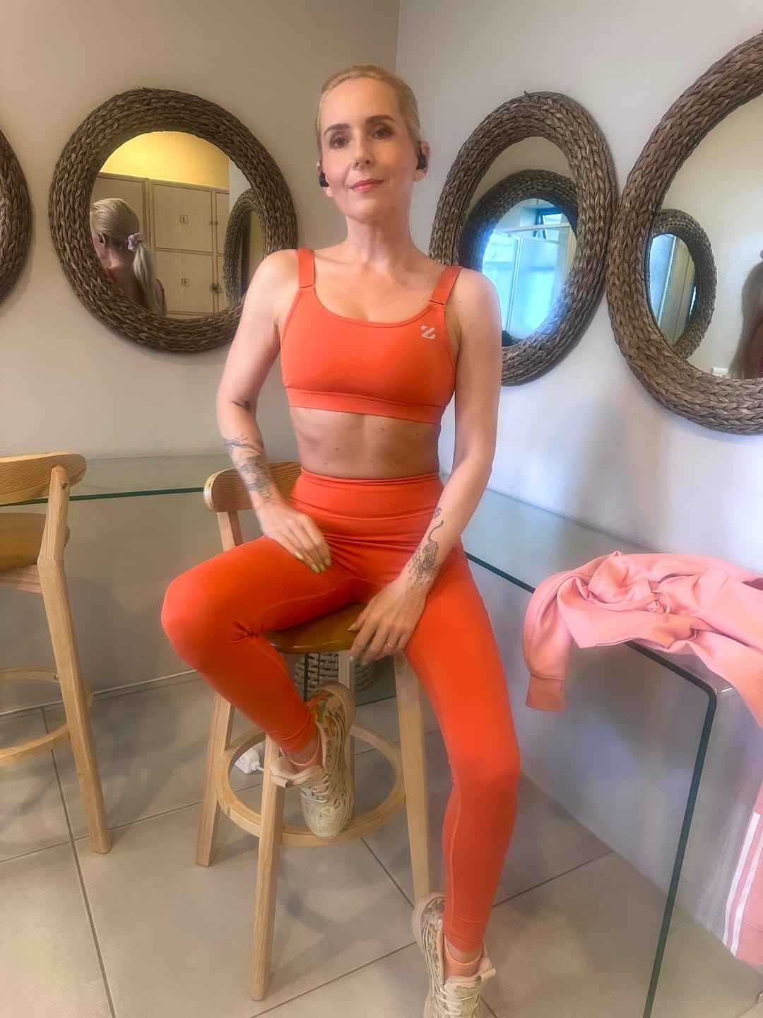 Customer photo review of Adjustable Strap High Impact Sports Bra & Pocket Leggings Set