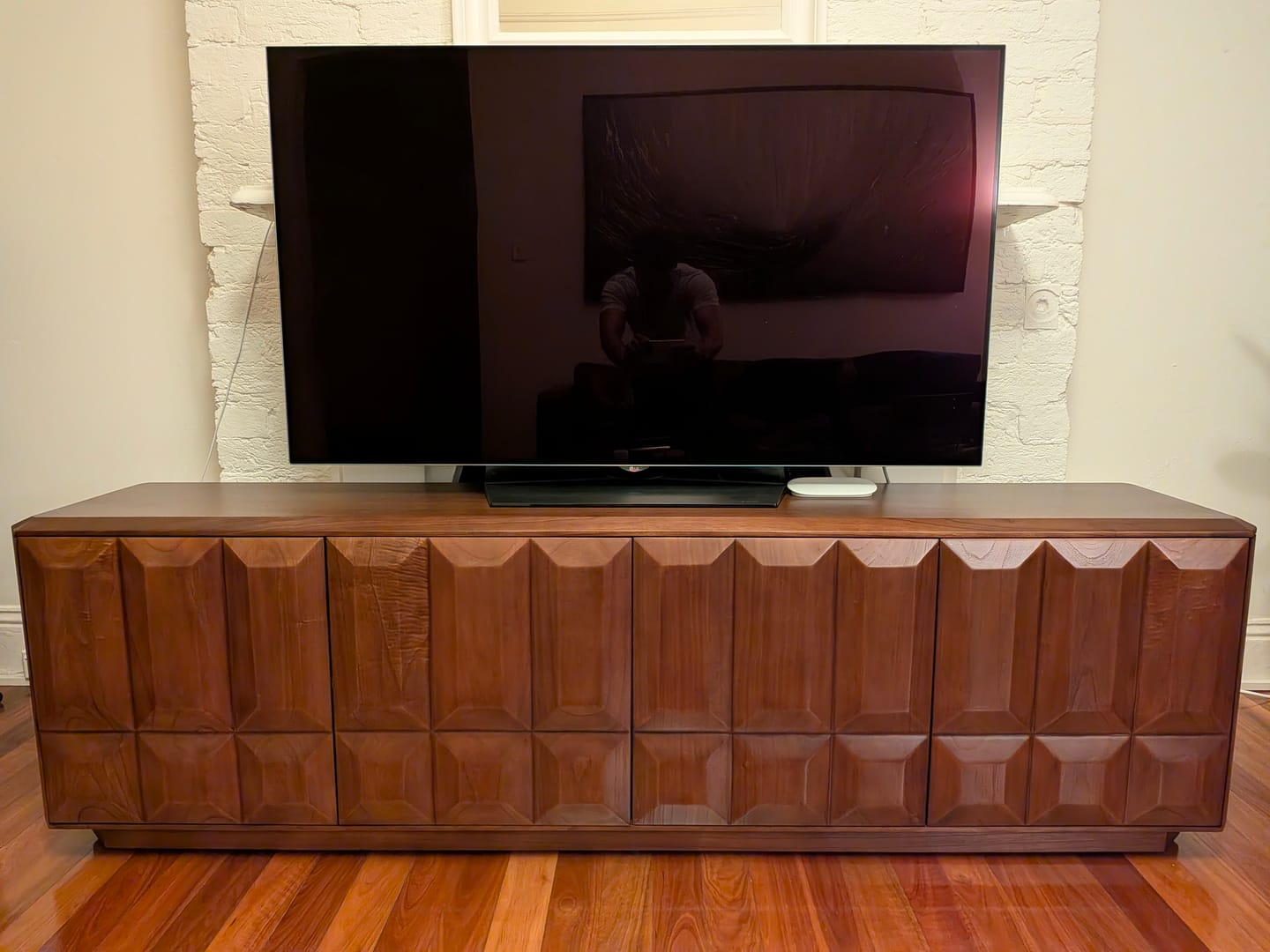 Customer photo review of Verona TV Console 200cm