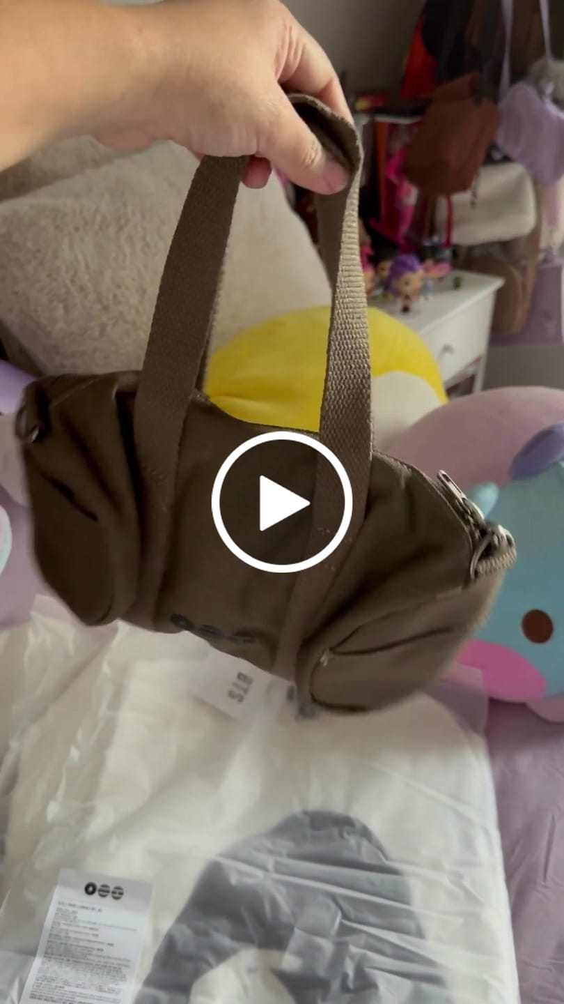 Customer video review of BTS - ARIRANG WORLD TOUR OFFICIAL MD OFFICIAL LIGHT STICK BAG