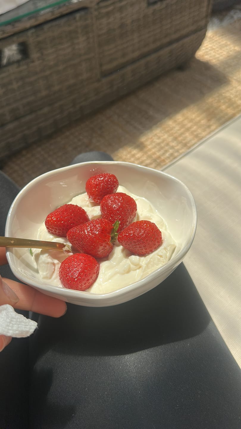 Customer photo review of 16-Piece Stoneware Set-Pearl White