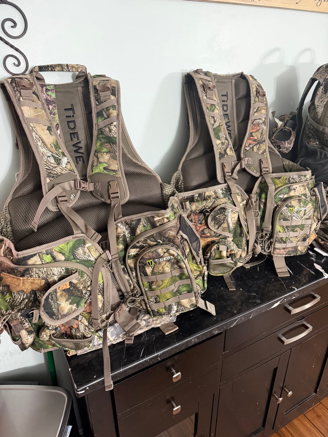 Customer photo review of StrutBack Turkey Hunting Vest with Kickstand | Long Sit Turkey Vest Seat Cushion | Green & Camo Hunting Vest