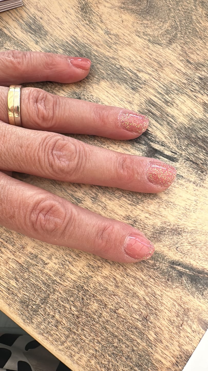 Customer photo review of Rose Sparkle Dipping Powder