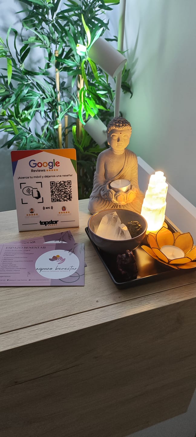 Customer photo review of Expositor Reseñas Google NFC y QR
