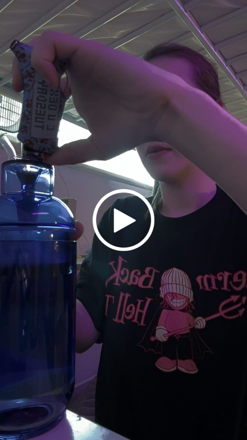 Customer video review of Vesper Gravity Bong