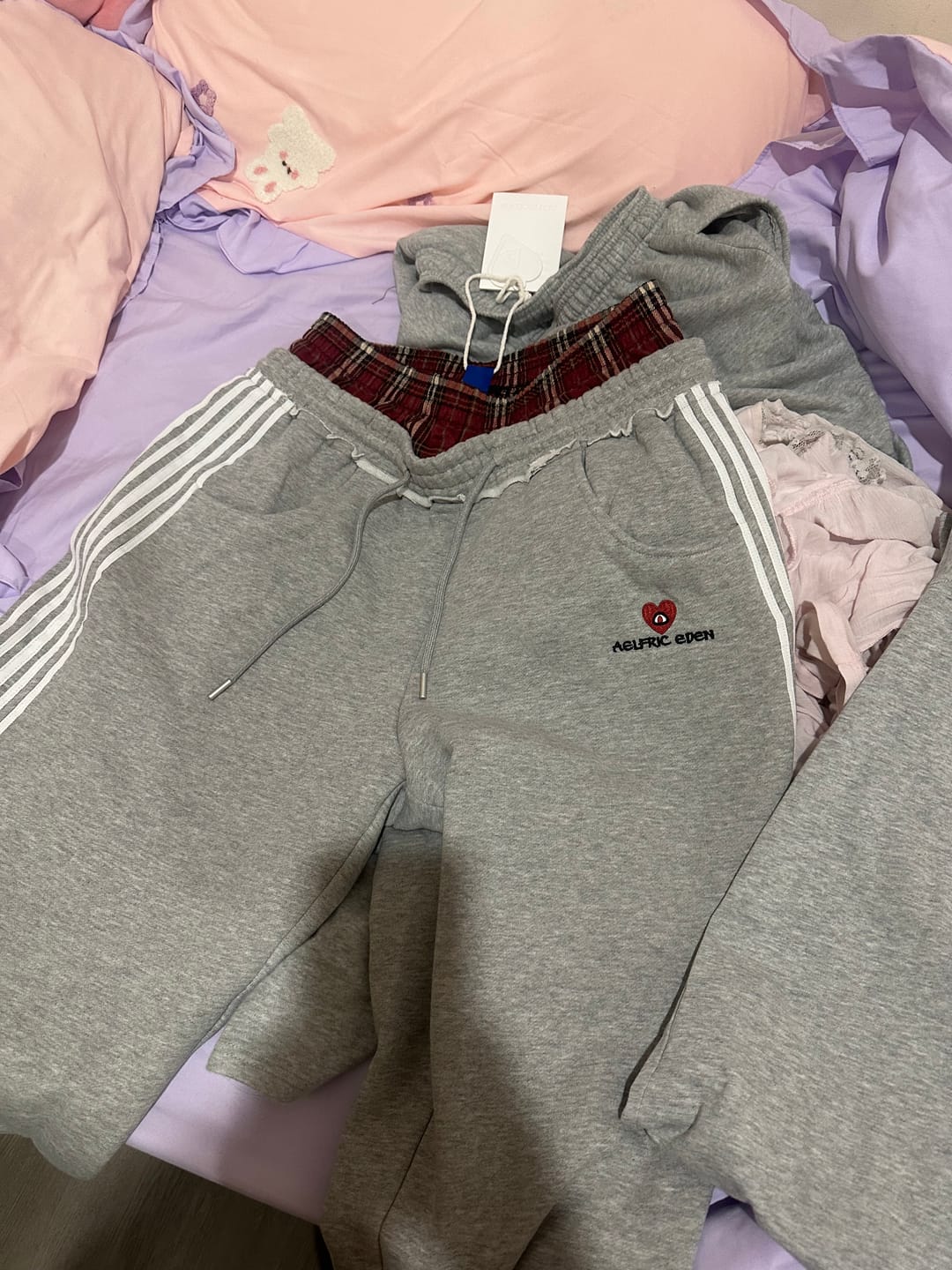 Customer photo review of Aelfric Eden Double Waist Baggy Sweatpants