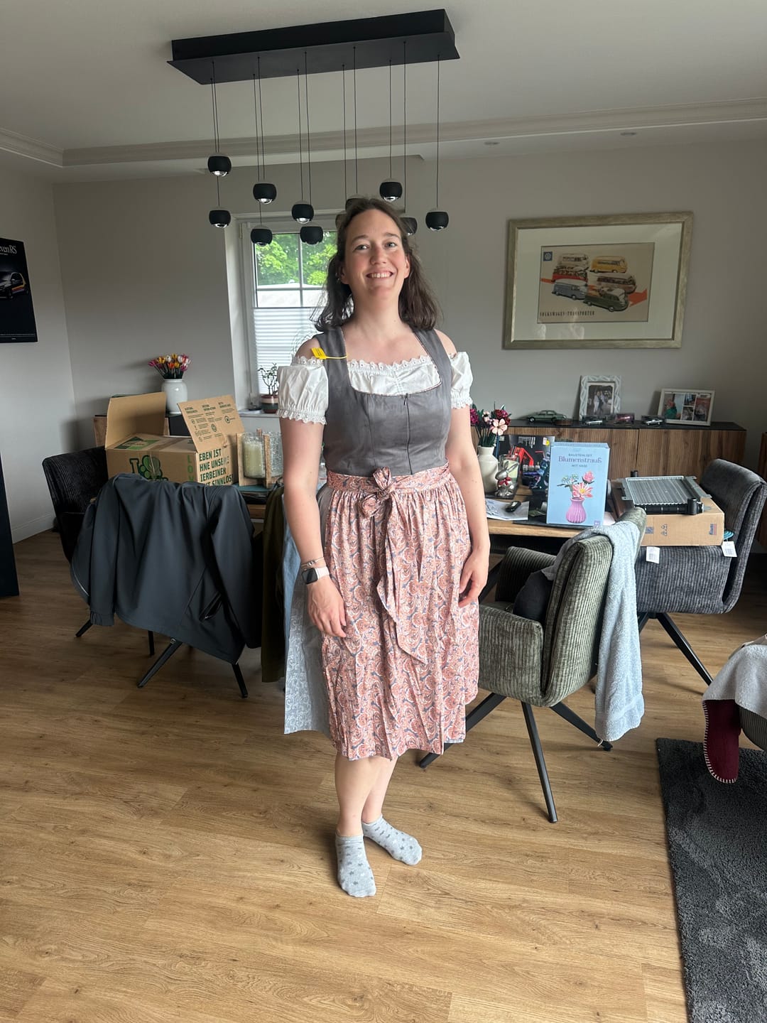 Customer photo review of Grau Gerader Ausschnitt traditionell Dirndl mit Wildleder-Mieder