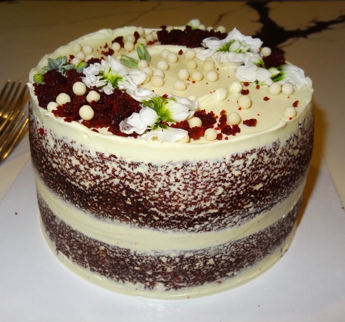 Customer photo review of red velvet cake