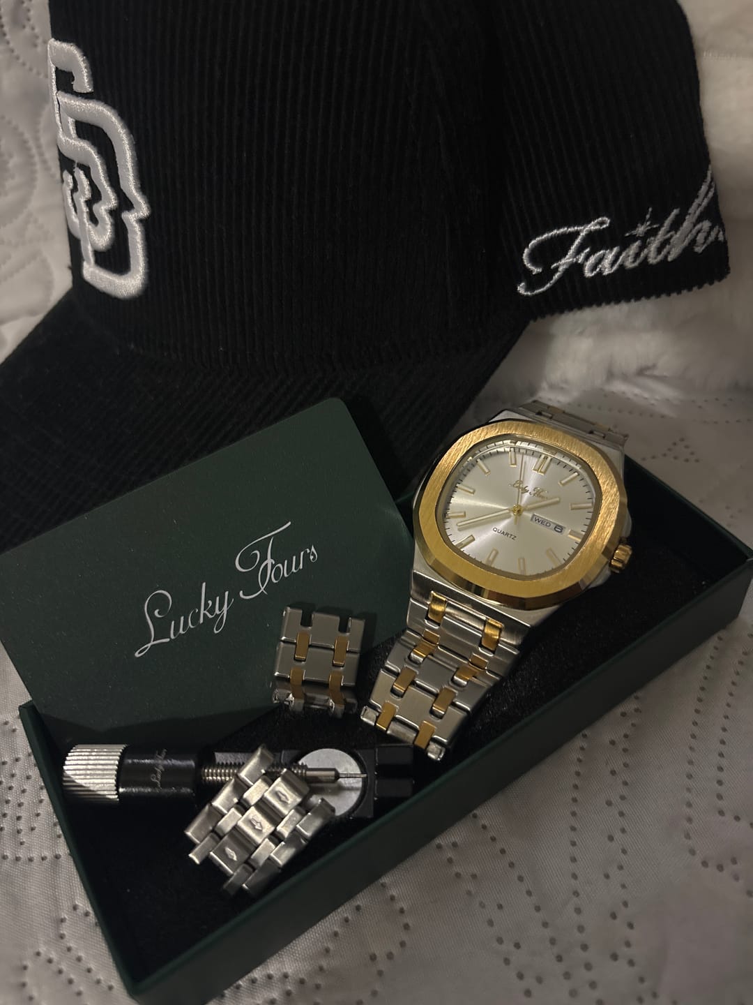Customer photo review of Lucky Fours® Brone