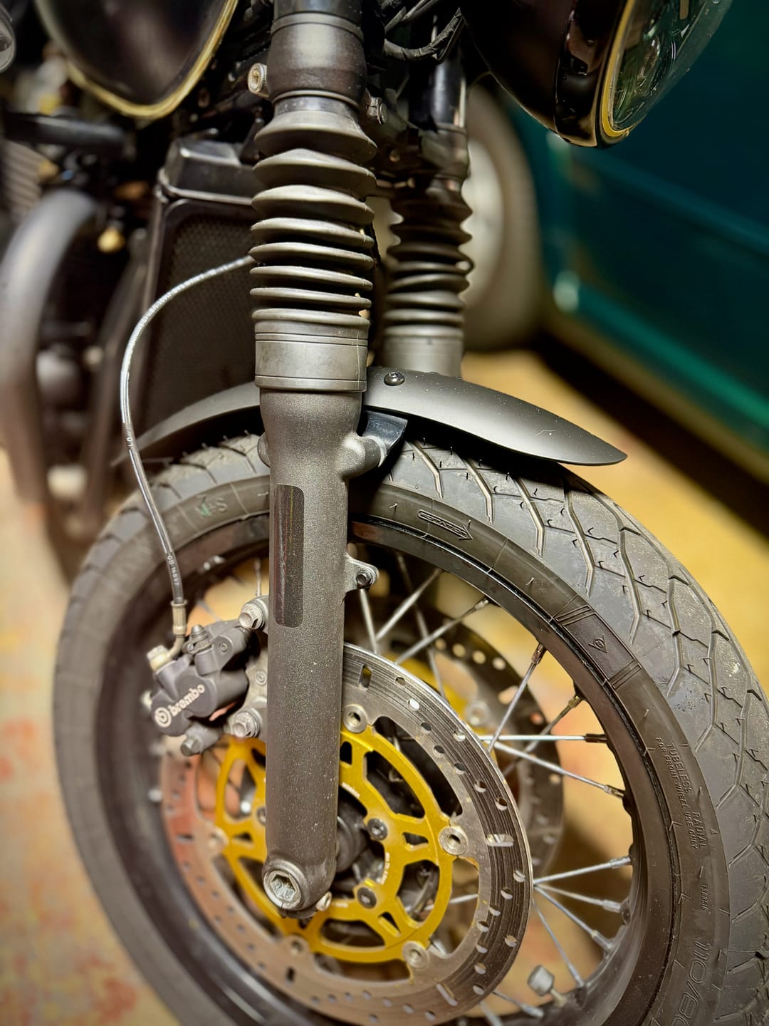 Customer photo review of Short Aluminum Front Fender for Triumph Bonneville | 2016+ T100, T120, Street Twin, Street Scrambler