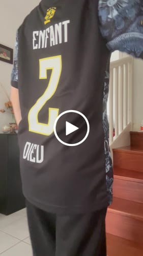 Avis vidéo d'un client sur Maillot 24/25 Brésil Noir Spécial