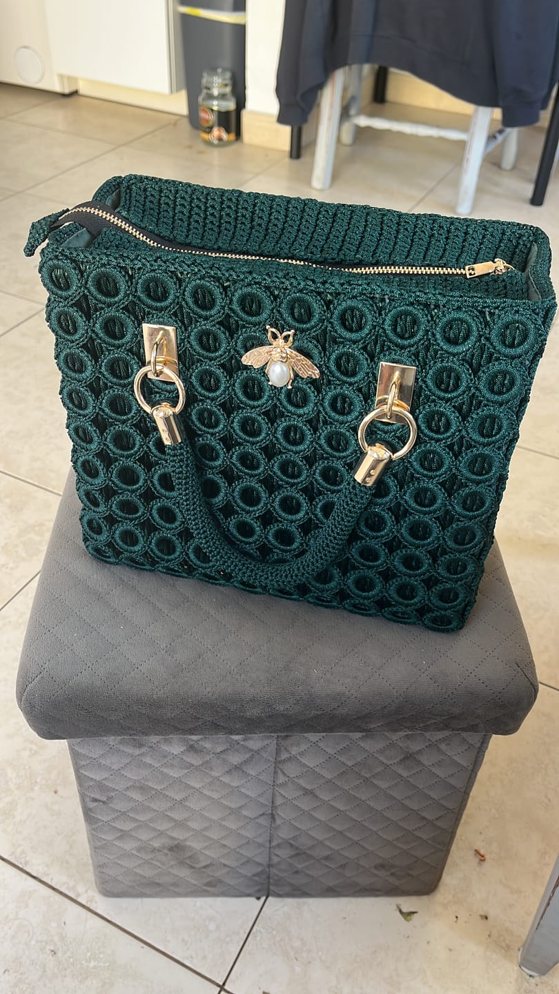 Customer photo review of CrochetPark™ Garden Bee Crochet Bag Kit
