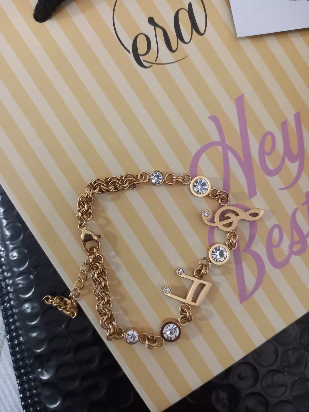 Customer photo review of Gold Beat Bracelet