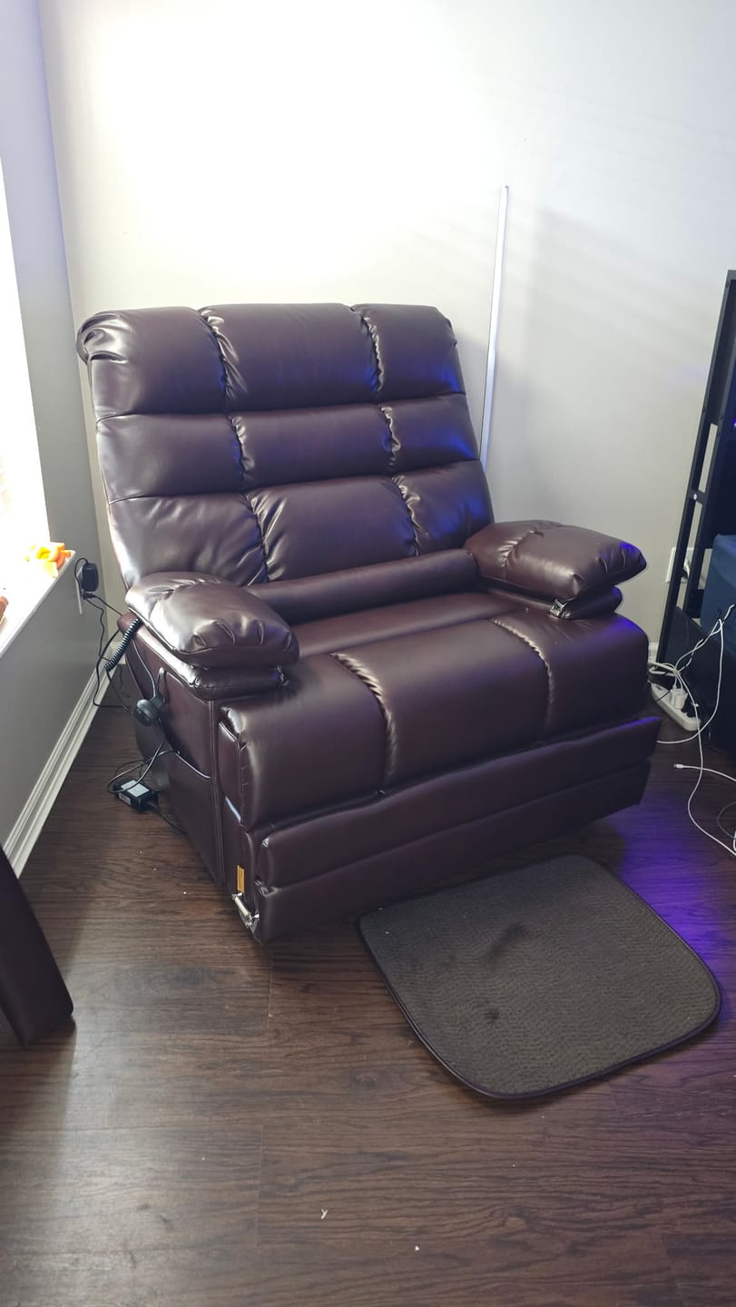 Customer photo review of 9205 EWT500 Extra-Wide/Tall Big Man Power Lift Recliner - Triple Motor, 500 LBS, Heat & Massage, Extended Footrest