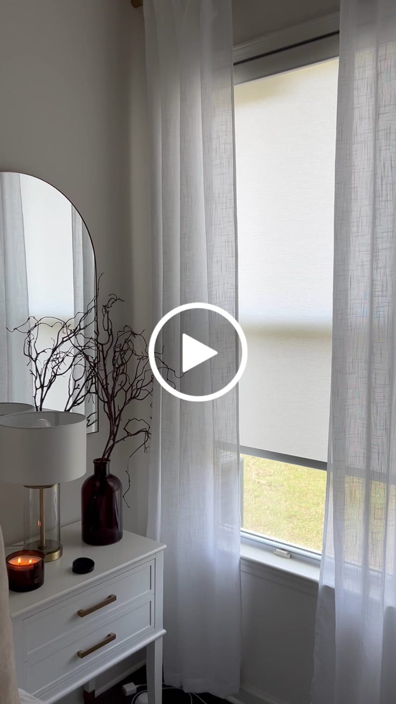 Customer video review of SmartWings Motorized Light Filtering Roller Shades 70% Blackout Safari