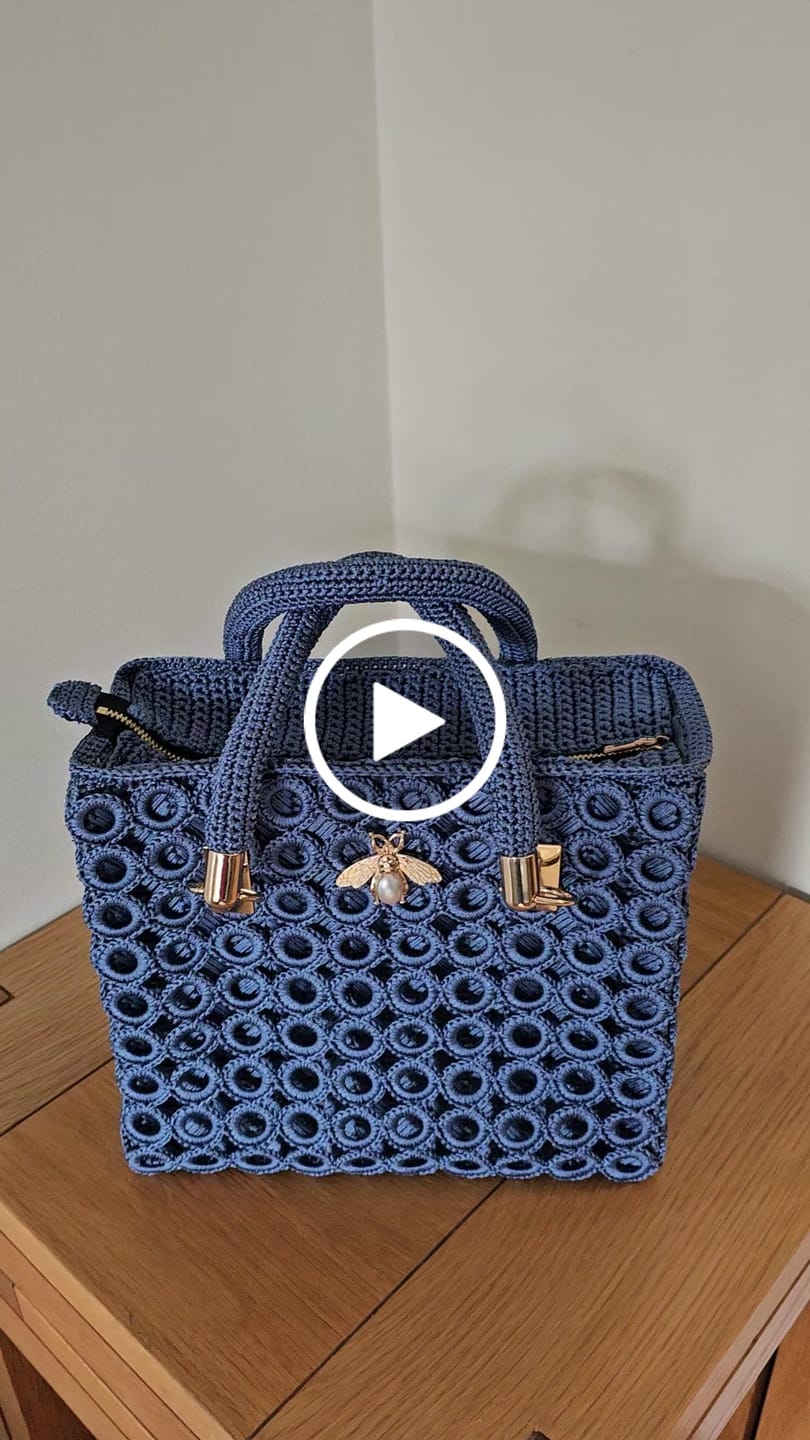 Customer video review of CrochetPark™ Garden Bee Crochet Bag Kit
