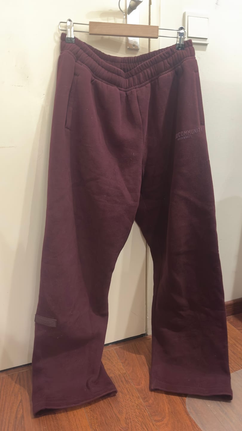 Customer photo review of BASICS STRAIGHT LEG SWEATPANTS DARK PLUM