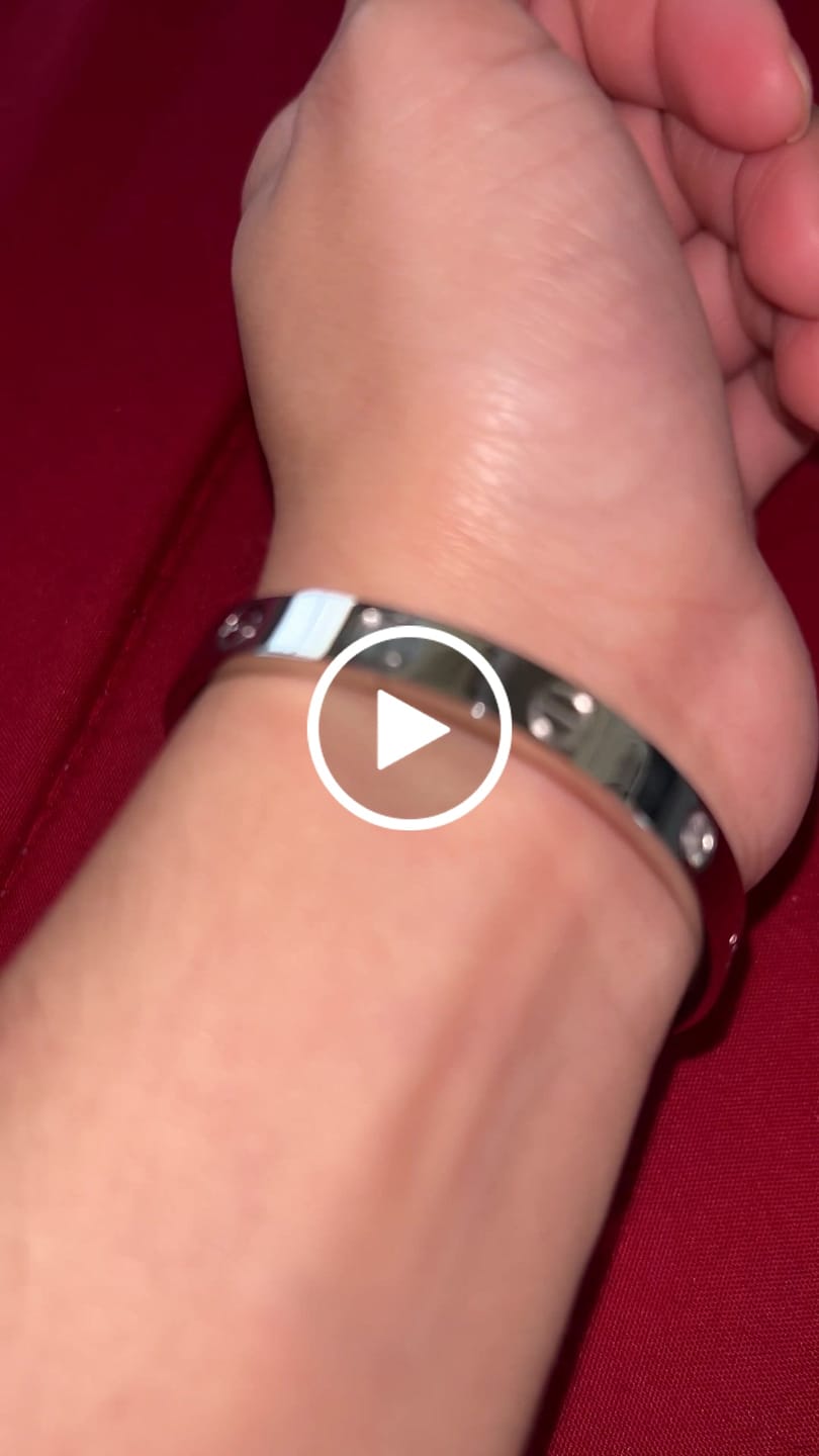 Customer video review of Love Simply Bracelet