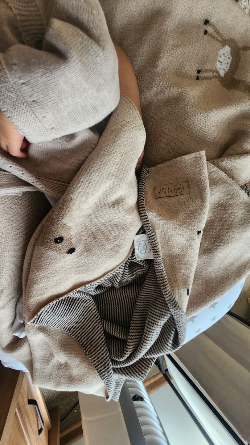 Customer photo review of Manta Tejida Bambi Camel