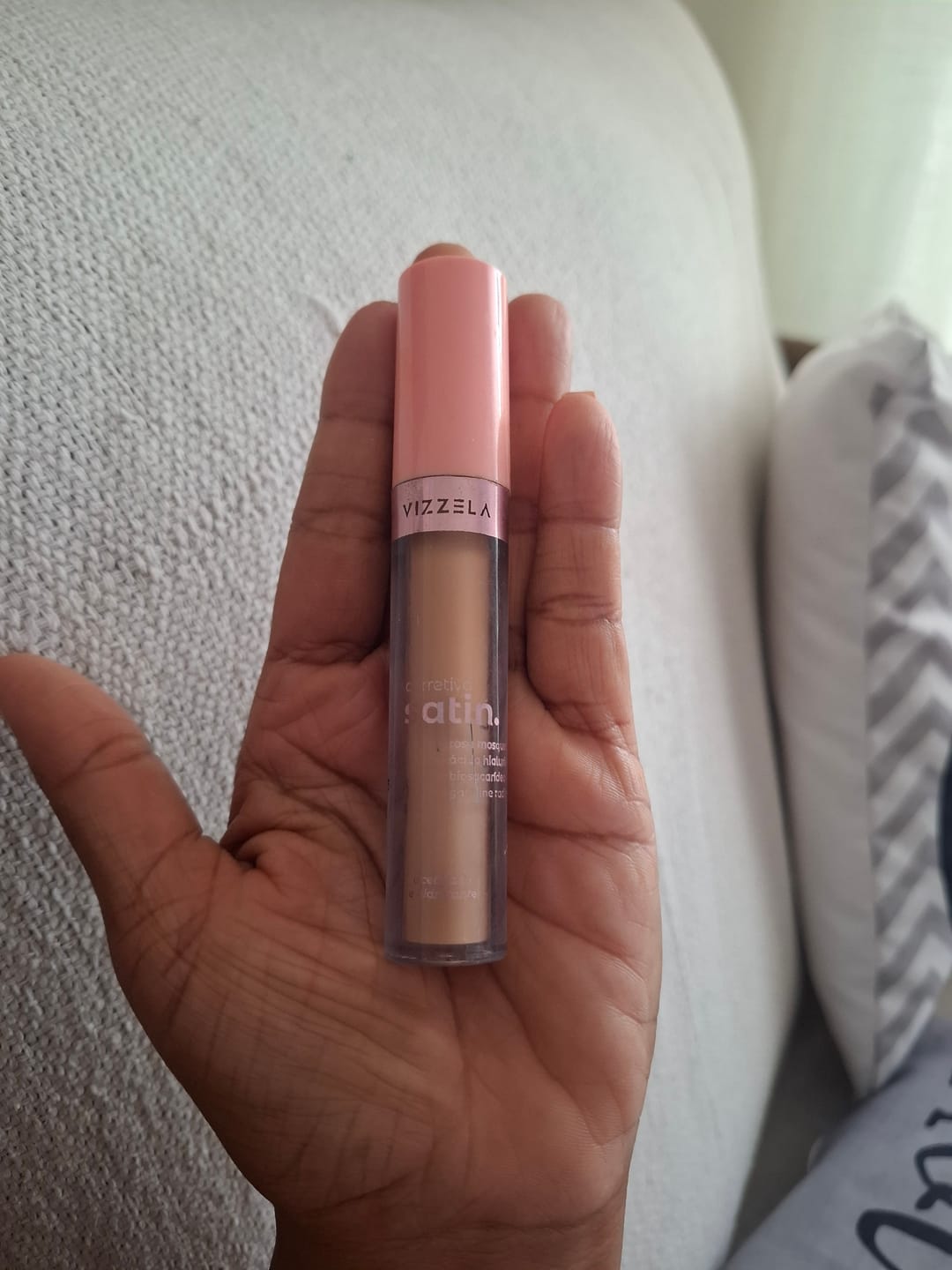 Customer photo review of Corretivo Líquido SATIN - Vizzela