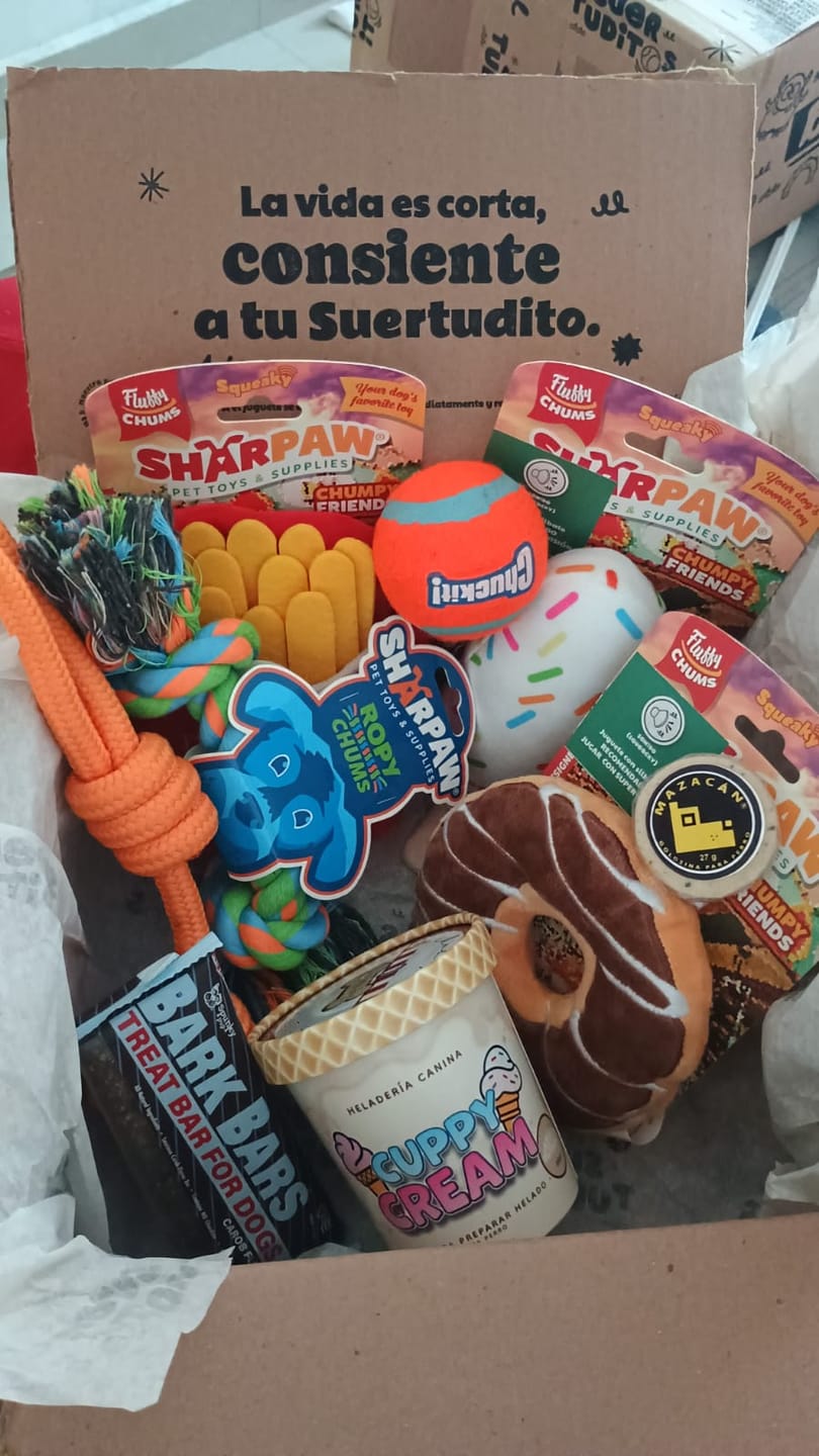 Customer photo review of Suertuditos BOX