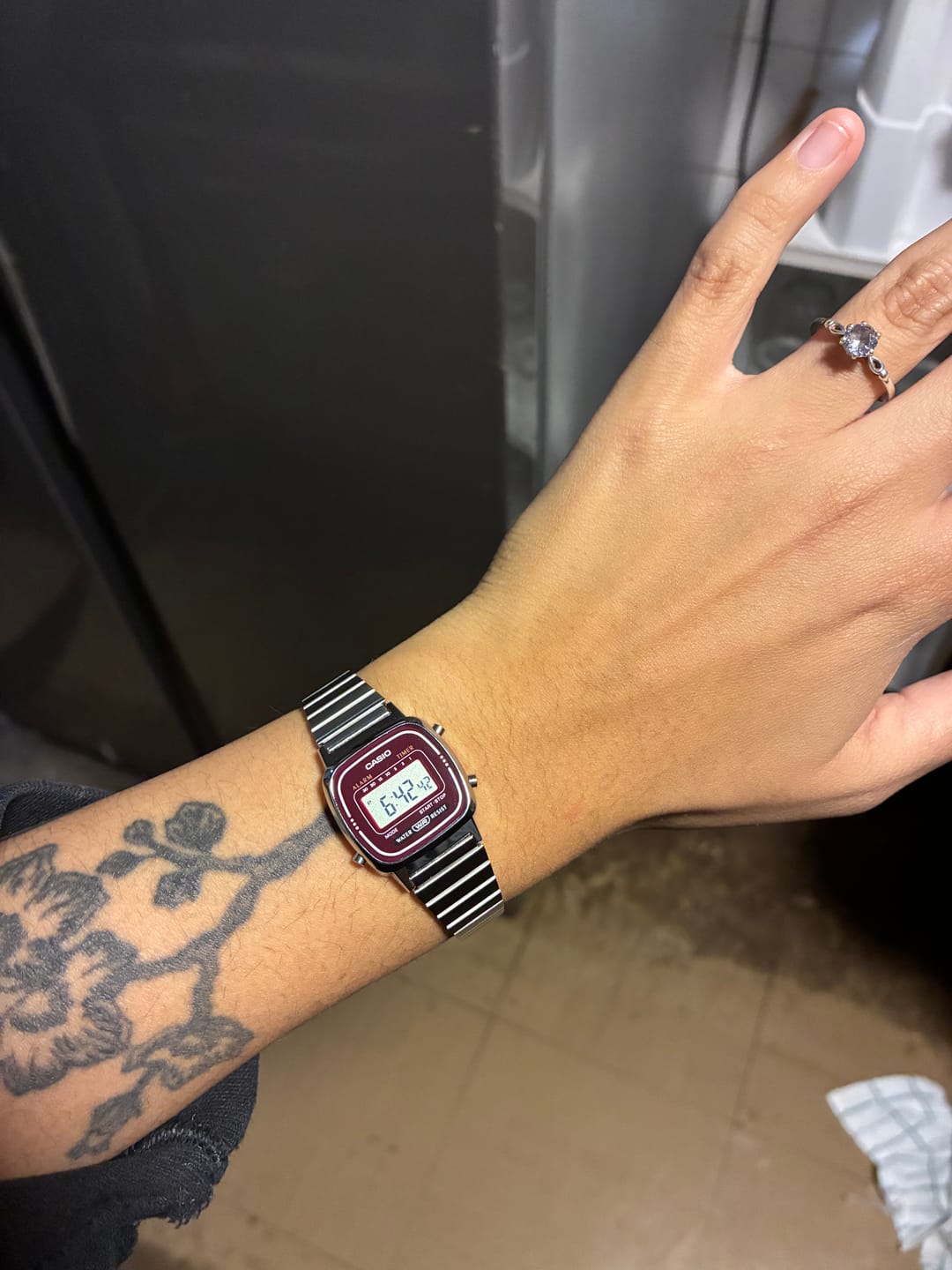 Customer photo review of Reloj Casio Vintage LA670WA-4DF Plateado Granate