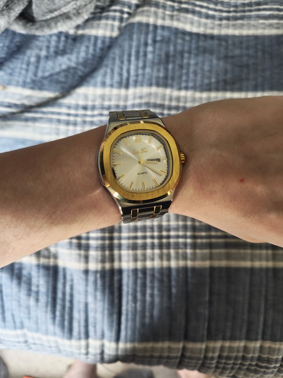 Customer photo review of Lucky Fours® Brone
