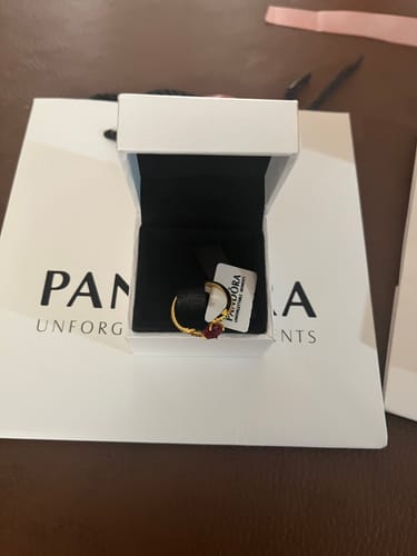 Customer photo review of ANILLO PANDORA PRINCESA DISNEY BELLA Y LA BESTIA ROSA ENCANTADA ORO 14K