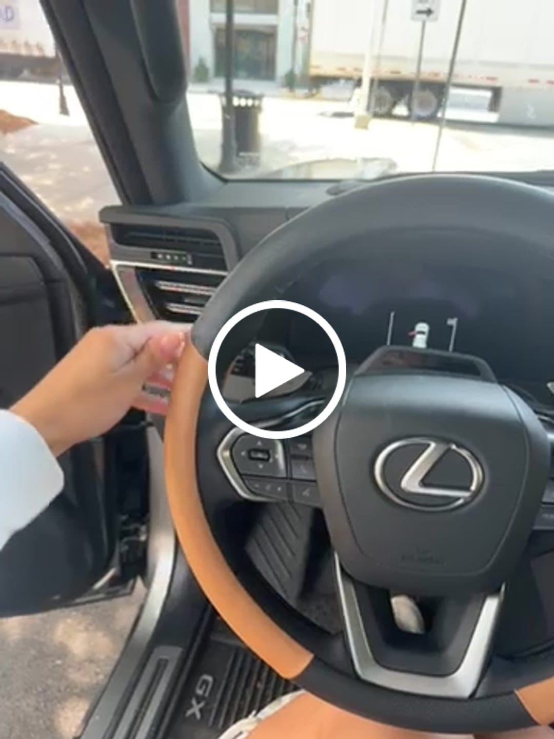Customer video review of Nappa Leather Steering Wheel Cover - Luxury Car Steering Wheel Cover for Lexus ES200, ES300, NX260, RX350 - Premium Leather Auto Accessory
