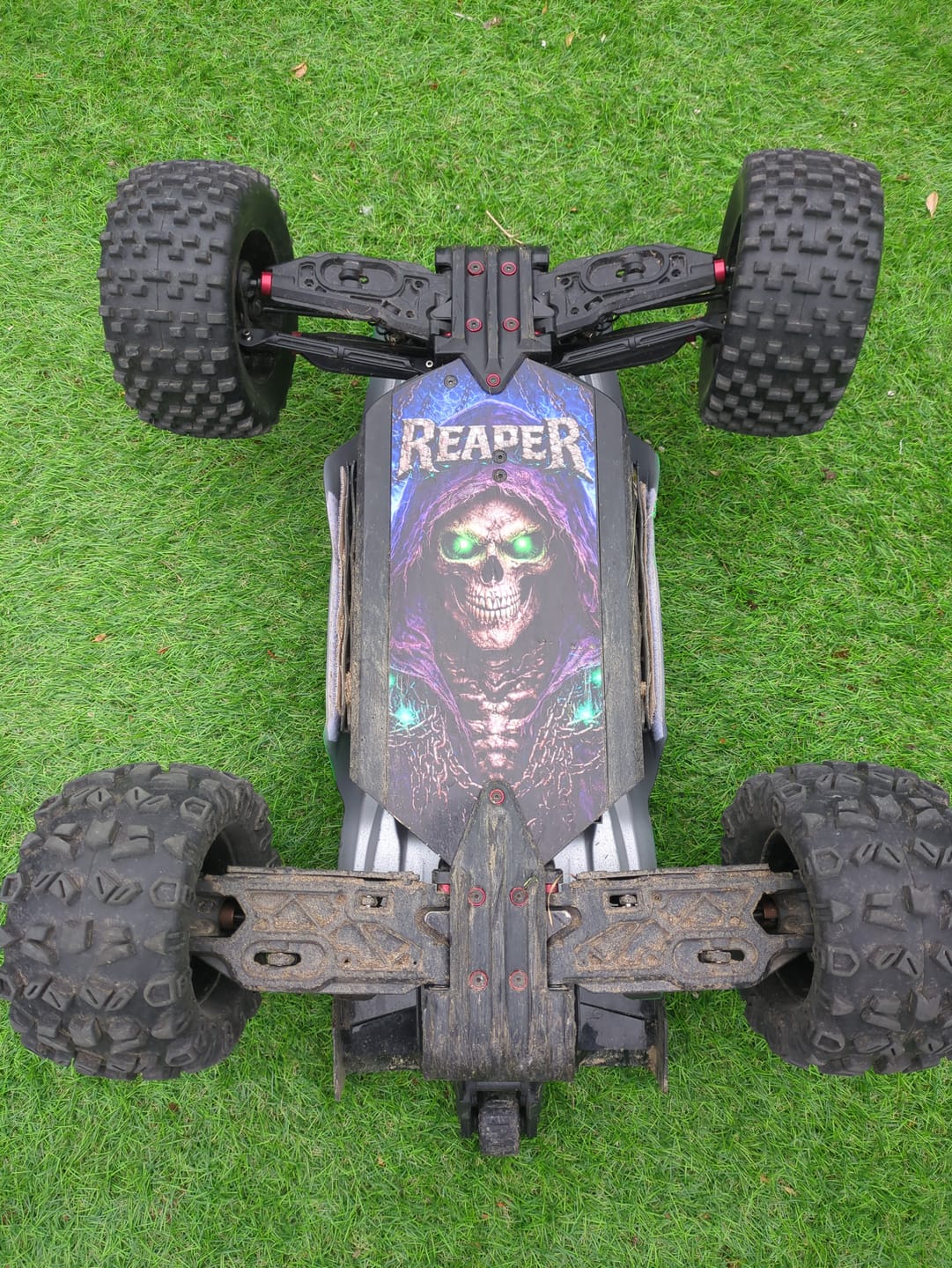 Customer photo review of CORALLY 6S OFF-ROAD RANGE - "THE REAPER 2.0" chassis protector skin