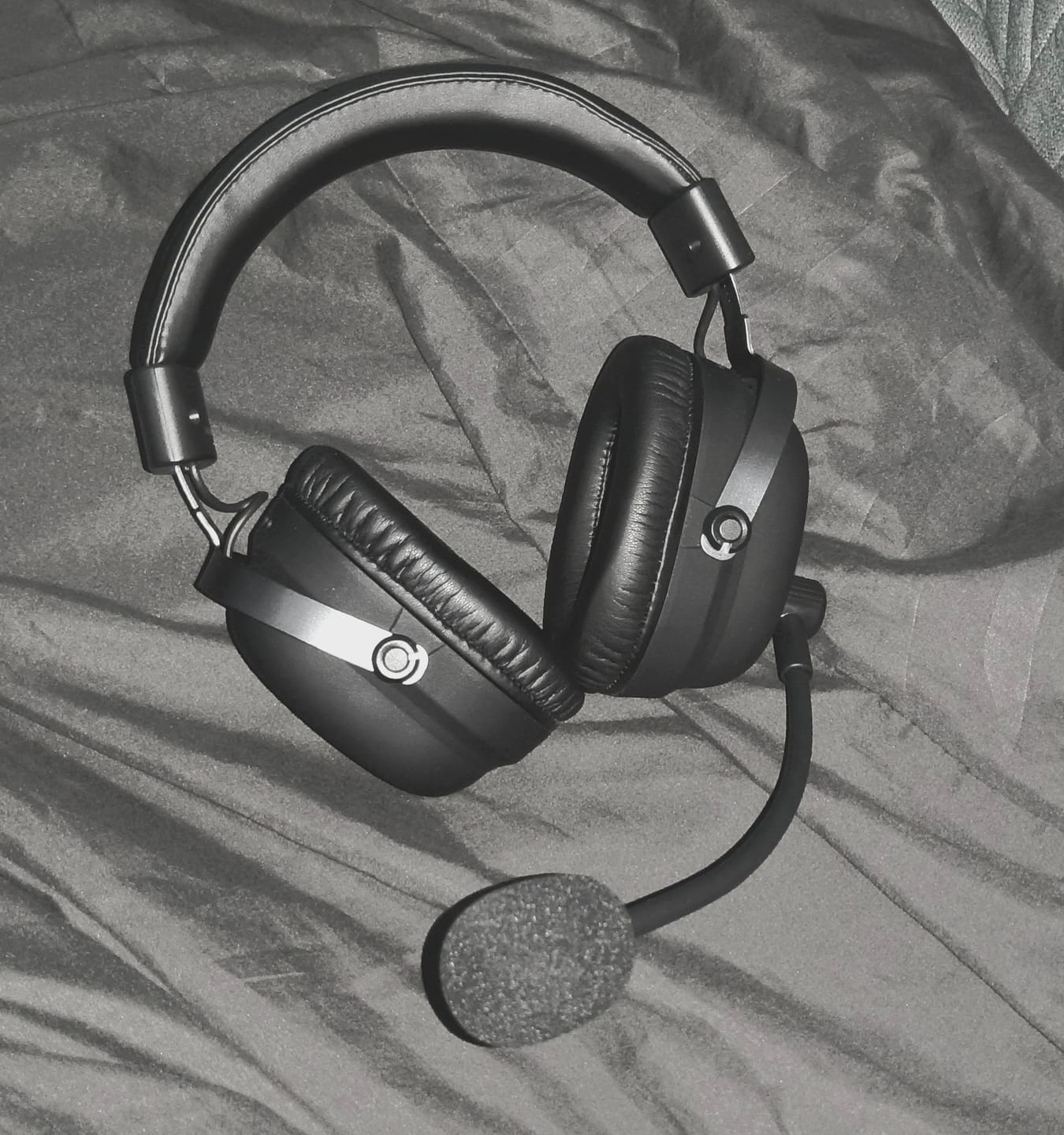 Customer photo review of Commander G Series Wireless Edition - 160 Hour Battery - 7.1 Surround Sound Wireless Gaming Headset - For PC, Playstation 5, PS4, Switch & More