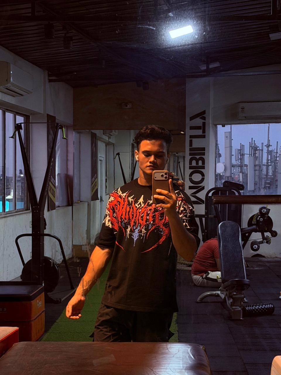 Customer photo review of SKELRETH OVERSIZED T-SHIRT[BLOODMARK]