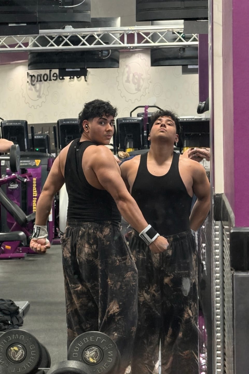 Customer photo review of 5162 - Golds Gym Throwback Zip-ups