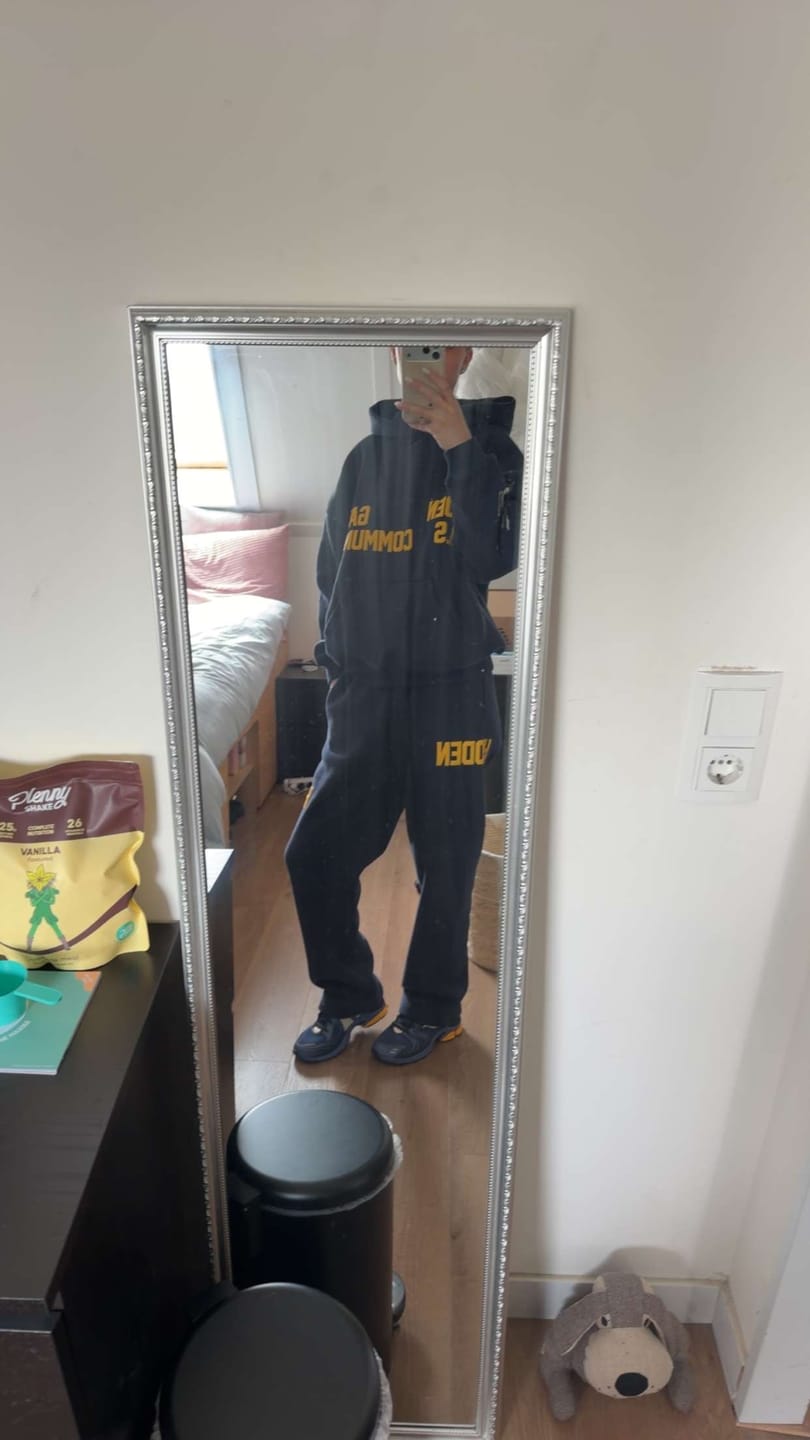 Customer photo review of GATED COMMUNITY HOODIE AMBER/NAVY