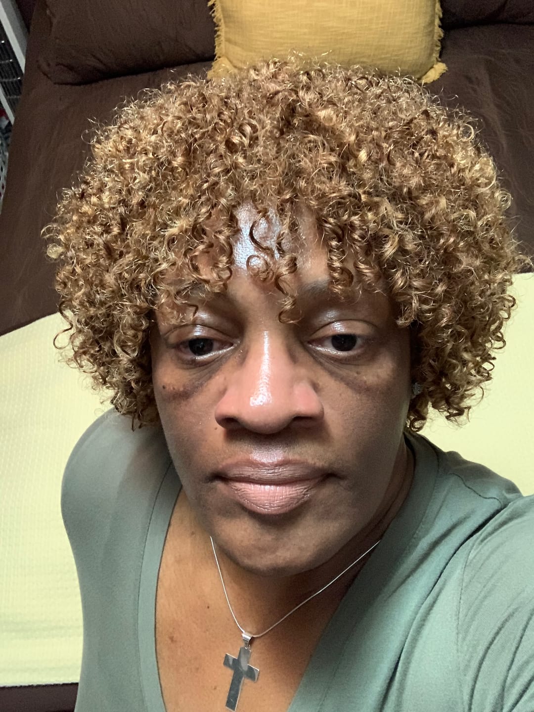Customer photo review of Shake N Go Golden Full Wig - GINA - 100% Human Hair