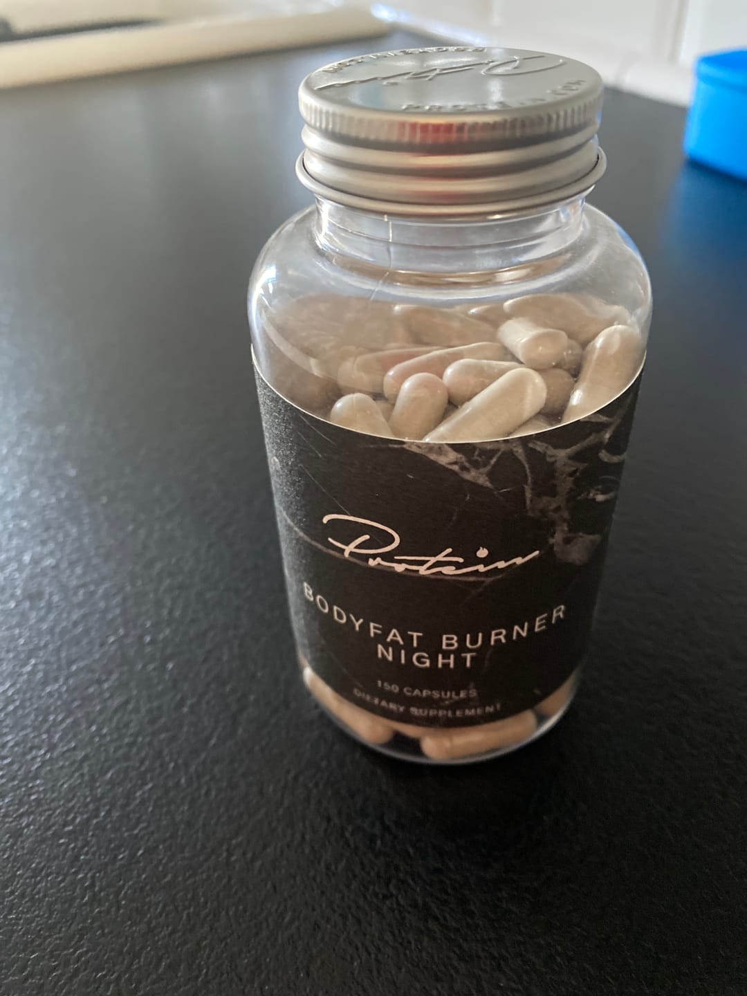 Customer photo review of Bodyfat Burner Night | 150 Capsules