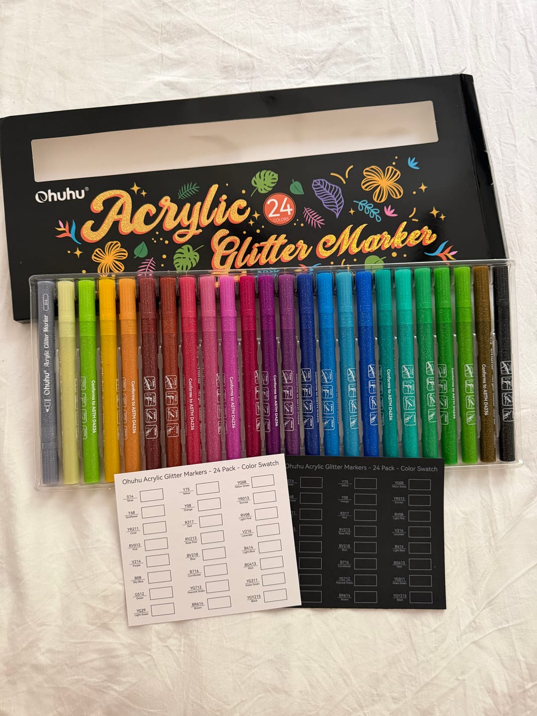 Customer photo review of Ohuhu Acrylic Metallic Glitter Markers, 24 Colors - 0.7mm & 3mm Tip Paint Pens