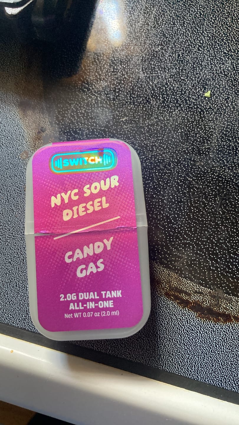 Customer photo review of Switch - 2G NYC Sour Diesel/Candy Gas