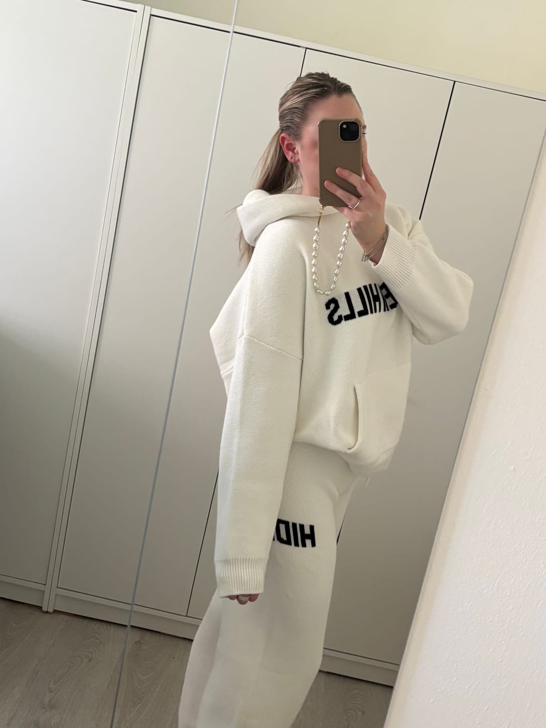 Customer photo review of KNIT HOODIE OFF WHITE
