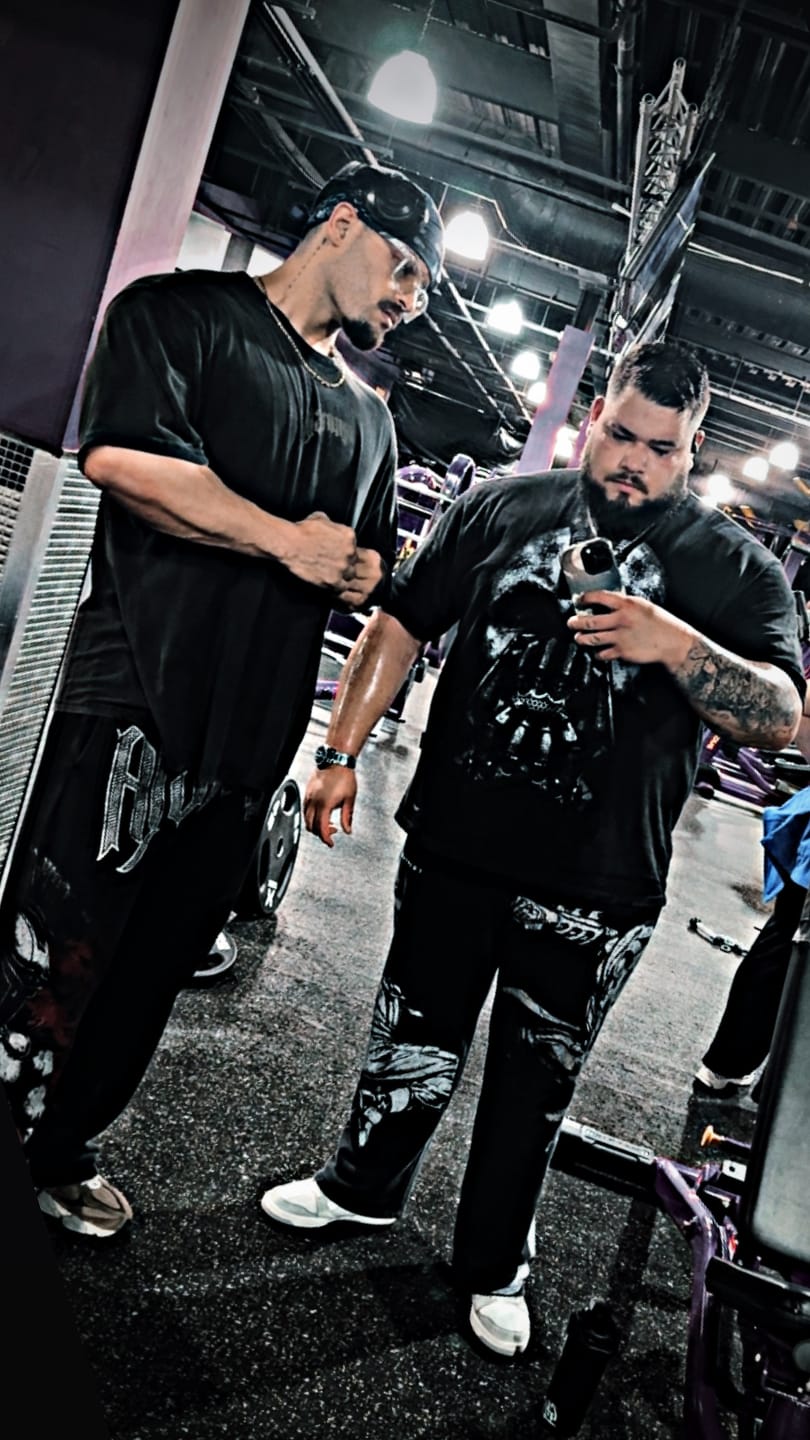 Customer photo review of 4135 - YLA x Axel - Spartan Tees
