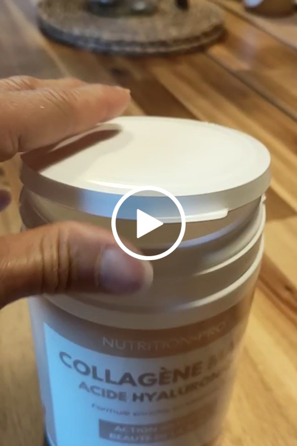 Customer video review of COLLAGÈNE MARIN NATICOL® / ACIDE HYALURONIQUE (EN POUDRE) - 300G