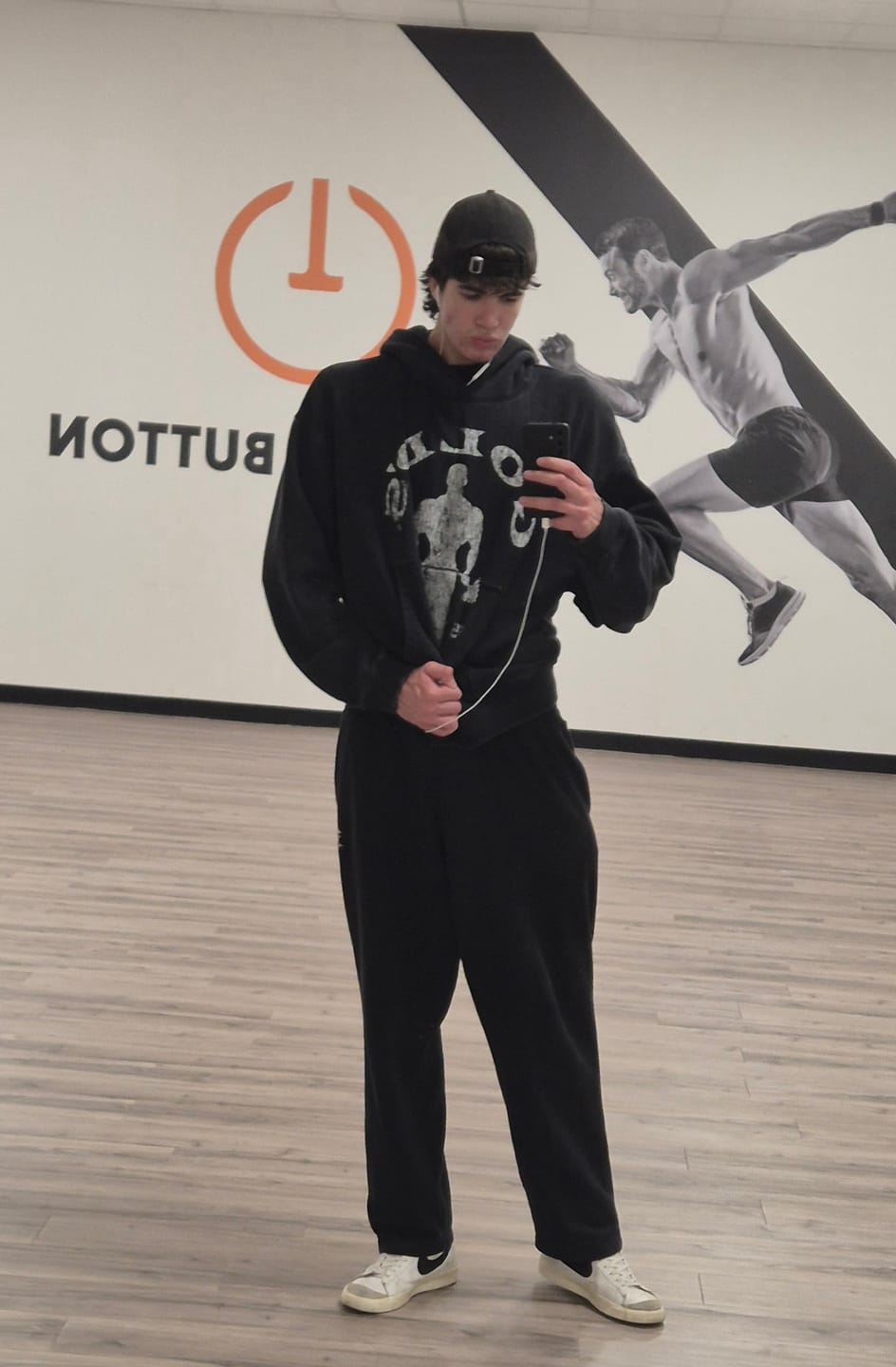 Customer photo review of 5161 - Golds Gym Classic Pullovers