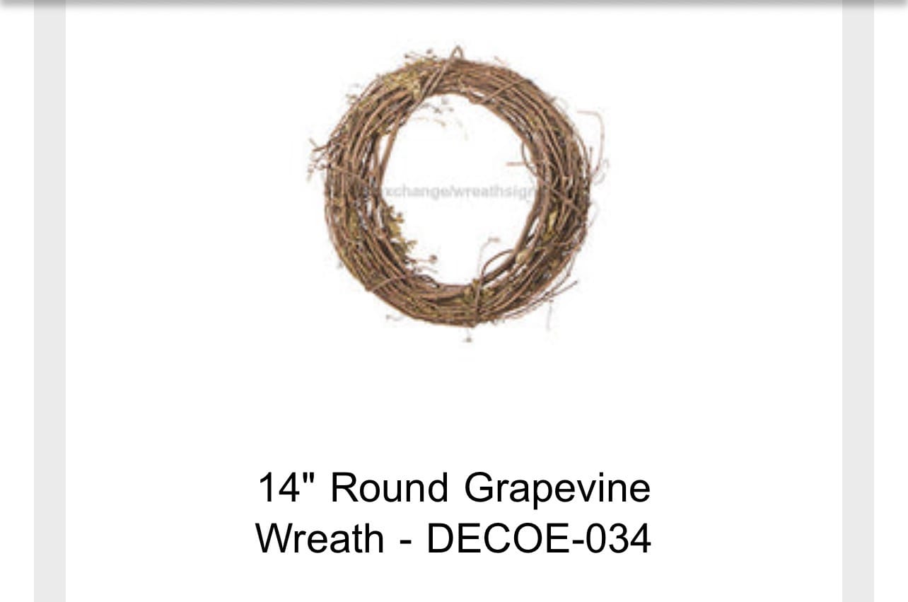 Customer photo review of 14" Round Grapevine Wreath - DECOE-034