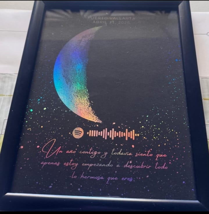Customer photo review of Mapa Lunar Holográfico