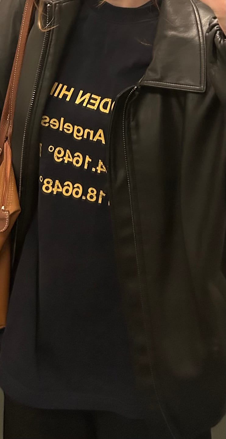 Customer photo review of VINTAGE LOGO LONGSLEEVE T-SHIRT AMBER/NAVY