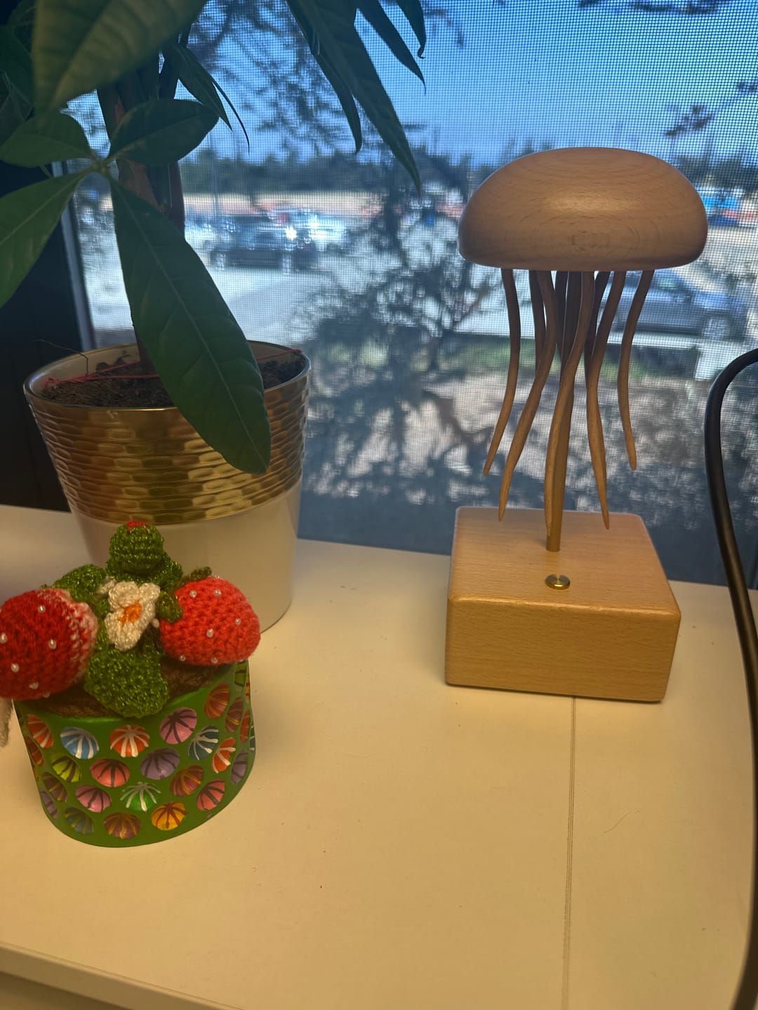 Customer photo review of MarinerPoet™ Handcrafted Wooden Jellyfish Automaton