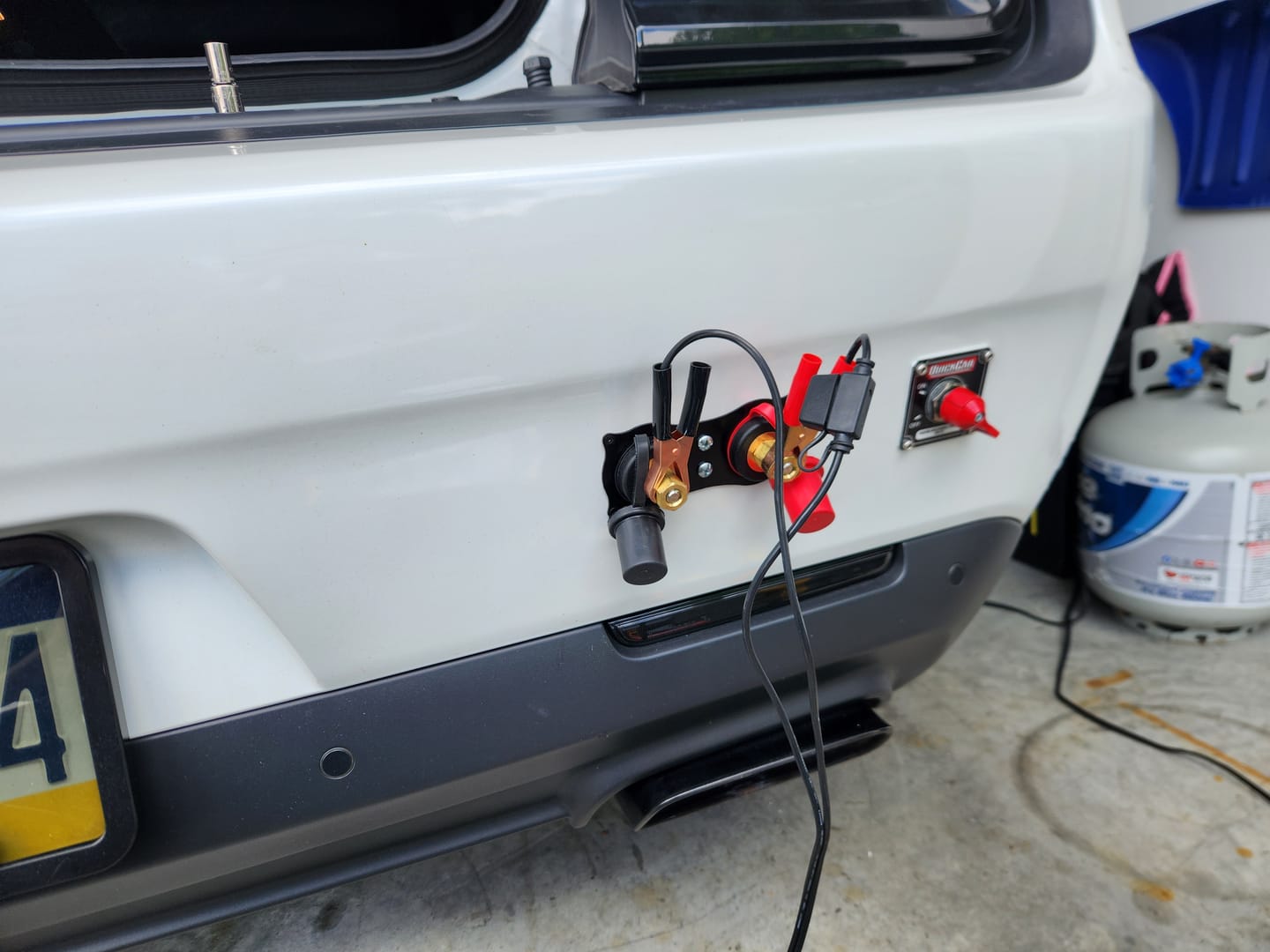 Customer photo review of Battery Charging Lug Bulkhead w/ Black Anodized Mounting Flange 18-170