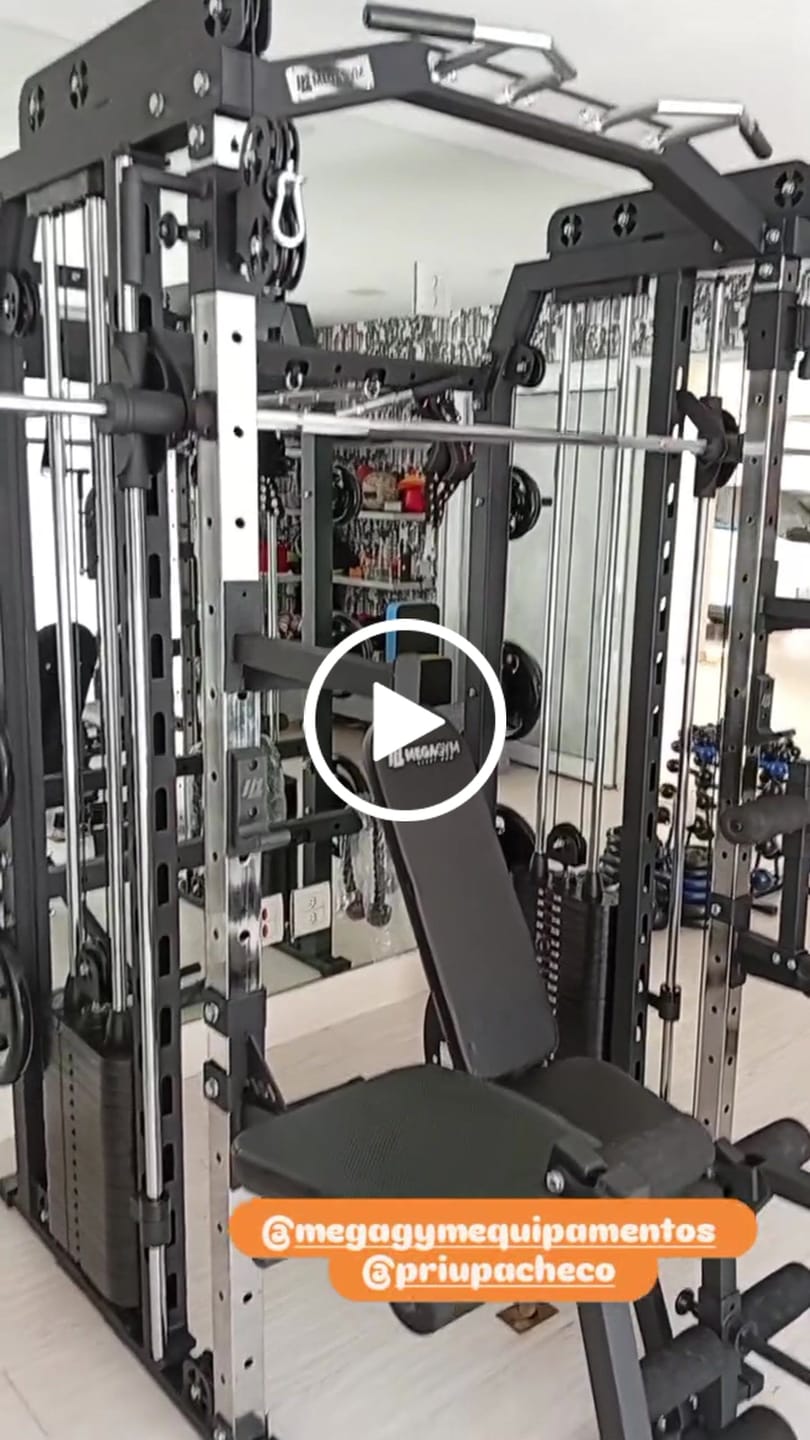 Customer video review of Multi Crossover Smith Com Rack Integrado + Barra Guiada